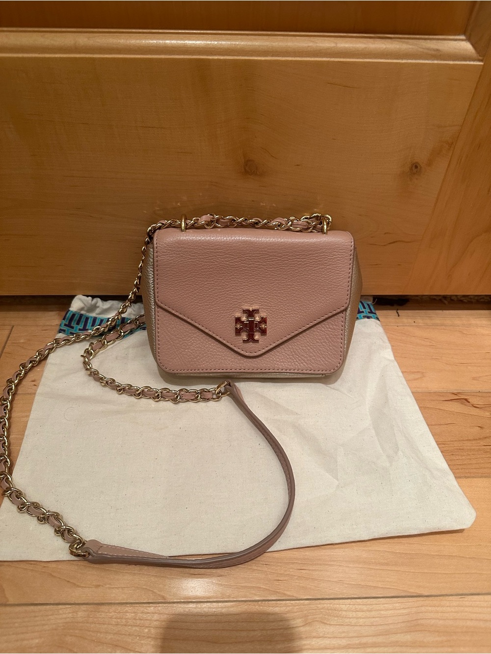Tory Burch Dusty Pink Leather Chain-Trim Crossbody/Shoulder Bag (with Dust Bag).